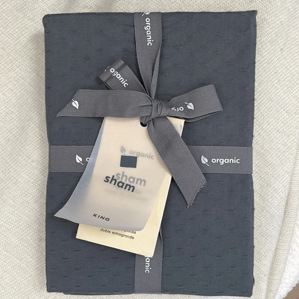 NWT West Elm organic Cotton Diamond Crinkle king shams in charcoal grey